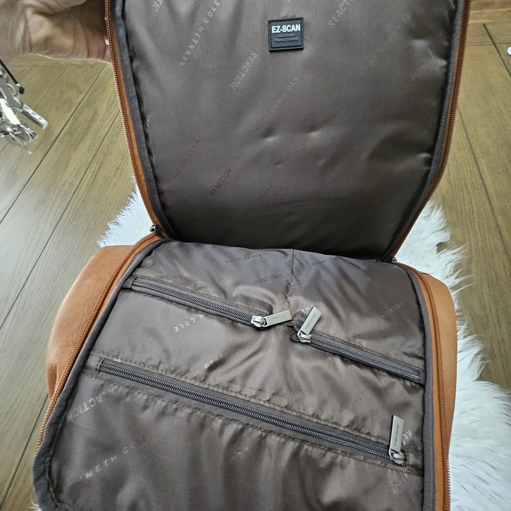 Kenneth Cole Reaction look cool